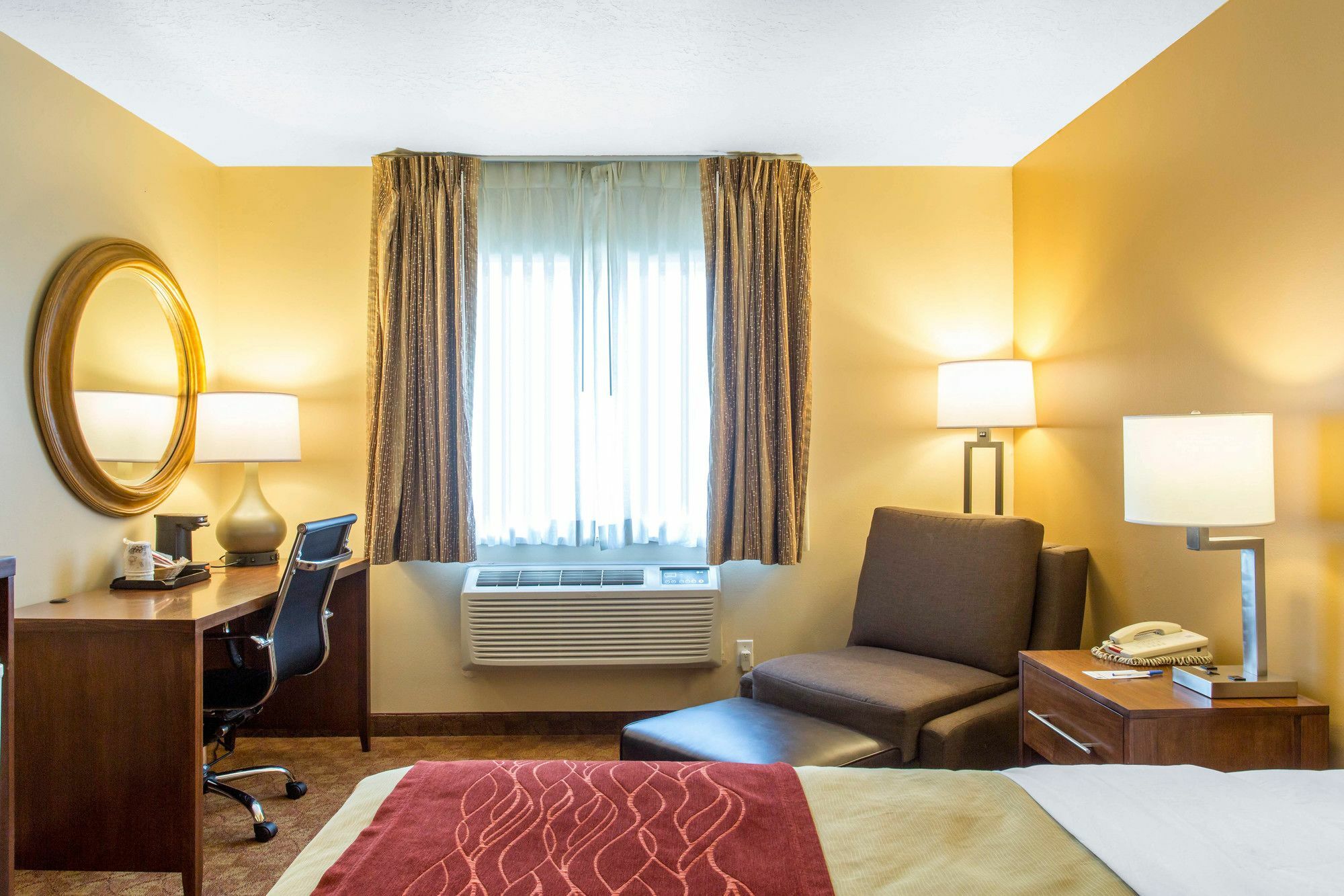 Quality Inn Logan Near University Eksteriør bilde